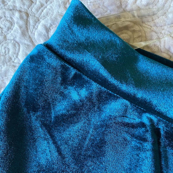 Two piece set - Picture 7 of 9